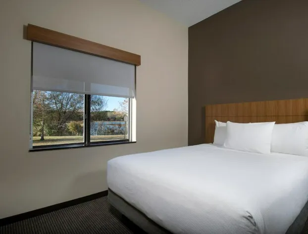 Hyatt Place Savannah Airport hotel detail image 3