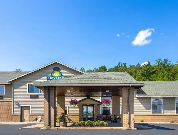 Days Inn by Wyndham Iron Mountain hotel detail image 1