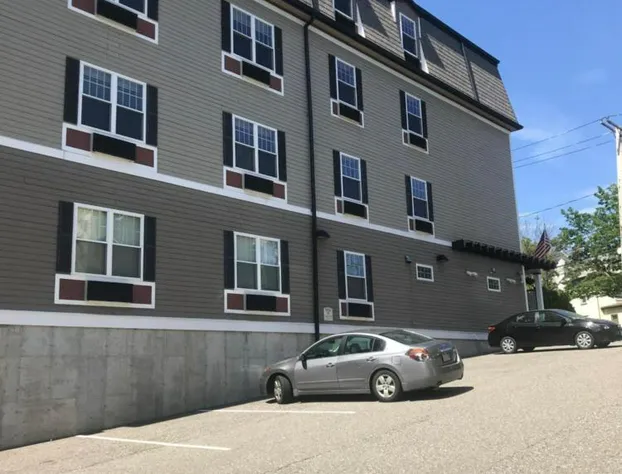 Crescent Suites Hotel hotel detail image 2