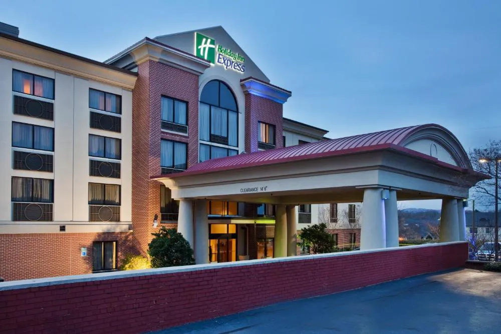 Holiday Inn Express & Suites Greenville - Downtown by IHG hotel hero