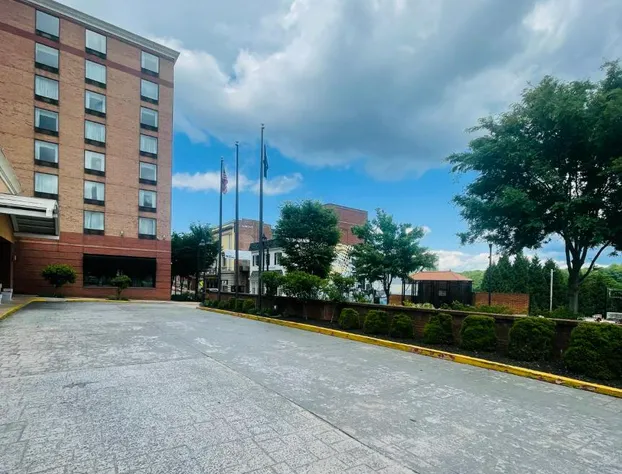 Lynchburg Grand Suites hotel detail image 4