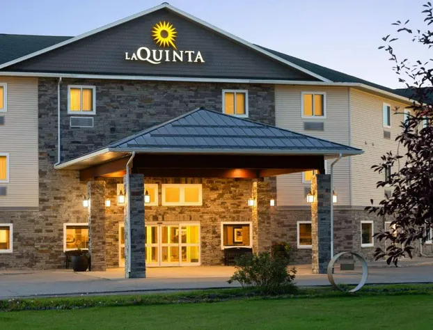 La Quinta Inn & Suites by Wyndham Fairbanks Airport hotel detail image 1