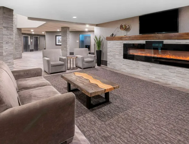 La Quinta Inn & Suites by Wyndham Fairbanks Airport hotel detail image 4