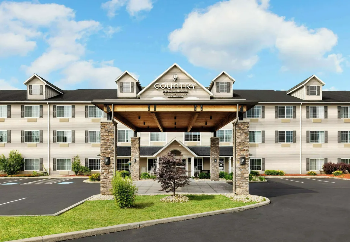 Country Inn & Suites by Radisson, Big Flats (Elmira), NY hotel hero