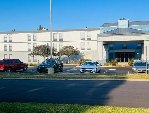 Baymont Inn & Suites by Wyndham Lafayette/Purdue Area hotel detail image 2