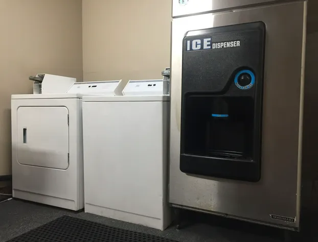 Quality Inn & Suites Willows hotel detail image 1