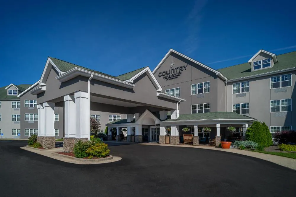 Country Inn & Suites by Radisson, Beckley, WV hotel hero