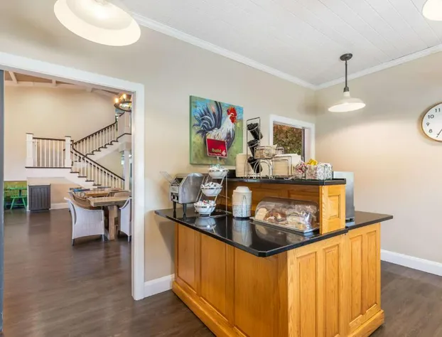 Best Western Plus University Park Inn & Suites hotel detail image 3