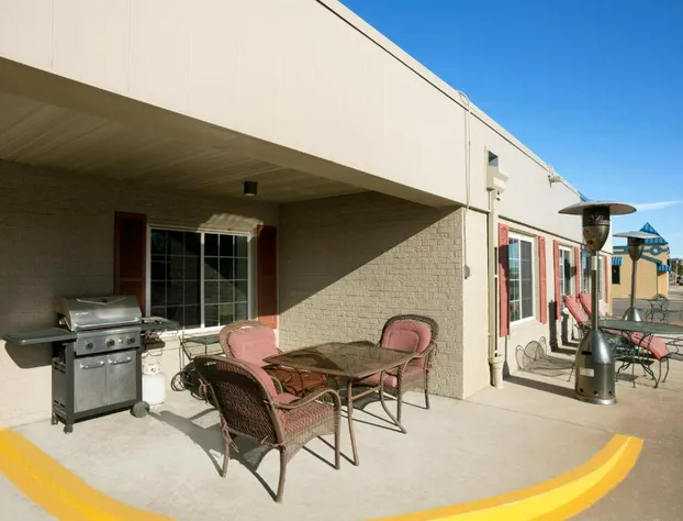 Days Inn by Wyndham Pierre hotel detail image 2