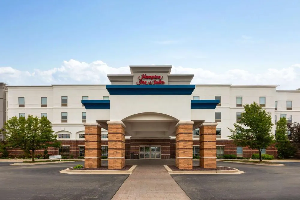 Hampton Inn & Suites Saginaw hotel hero