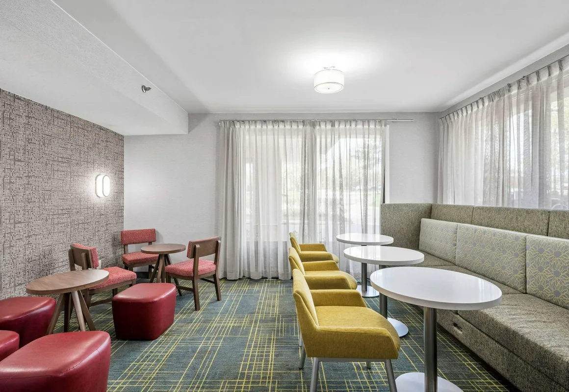 Hampton Inn Cleveland-Westlake hotel hero