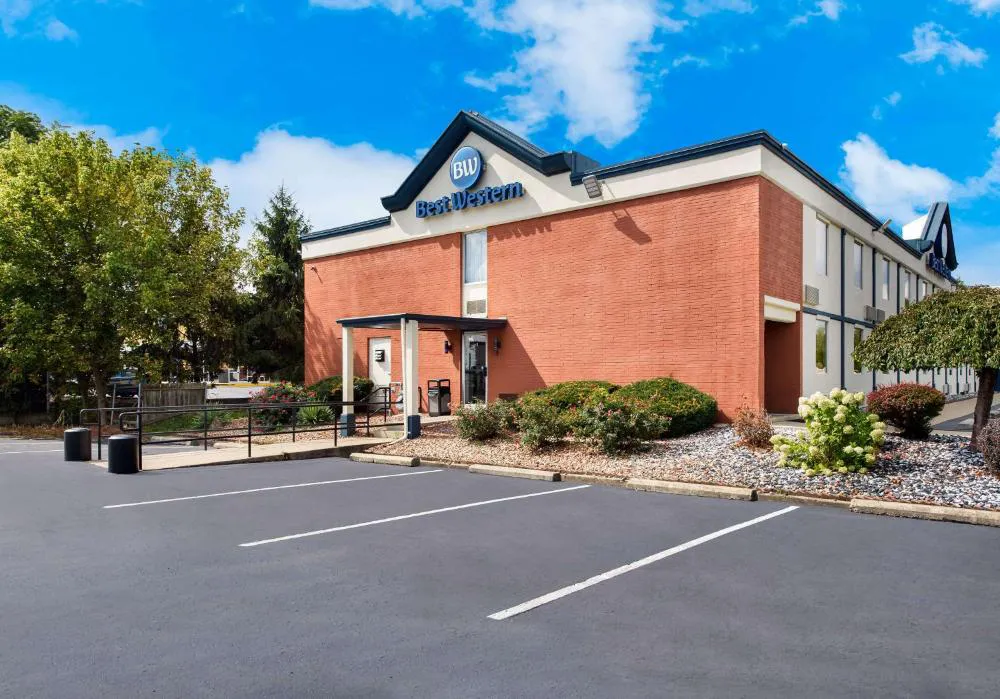 Best Western Adena Inn hotel hero