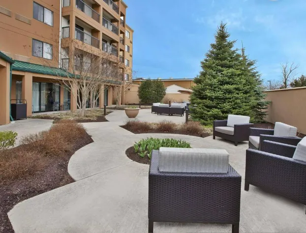 Courtyard Somerset by Marriott hotel detail image 2