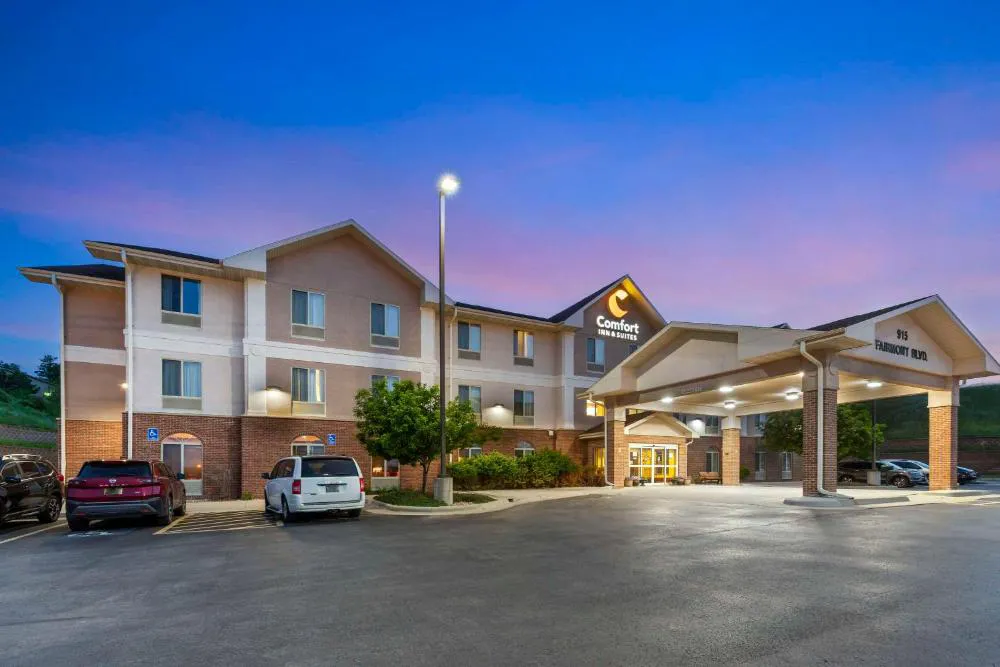 Comfort Inn And Suites hotel hero