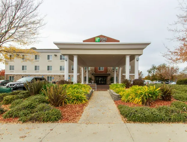 Holiday Inn Express Hotel & Suites Roseville-Galleria Area by IHG hotel detail image 1