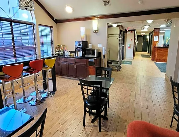 Quality Inn & Suites Columbia I-70 hotel detail image 3