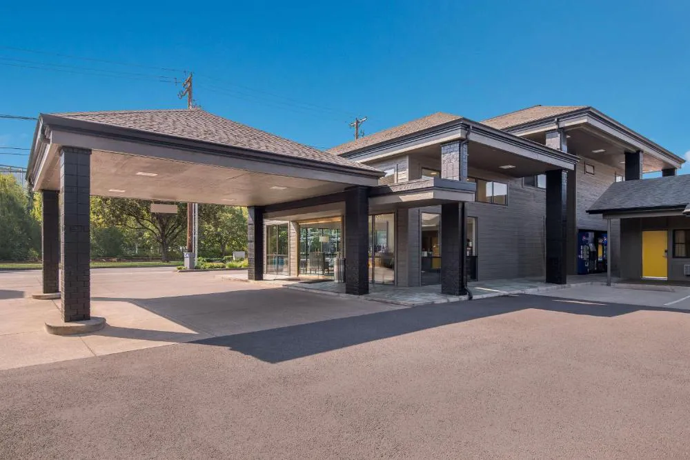 Best Western New Oregon hotel hero