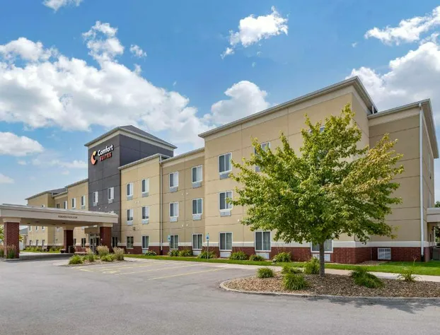 Comfort Suites Coralville I-80 hotel detail image 1