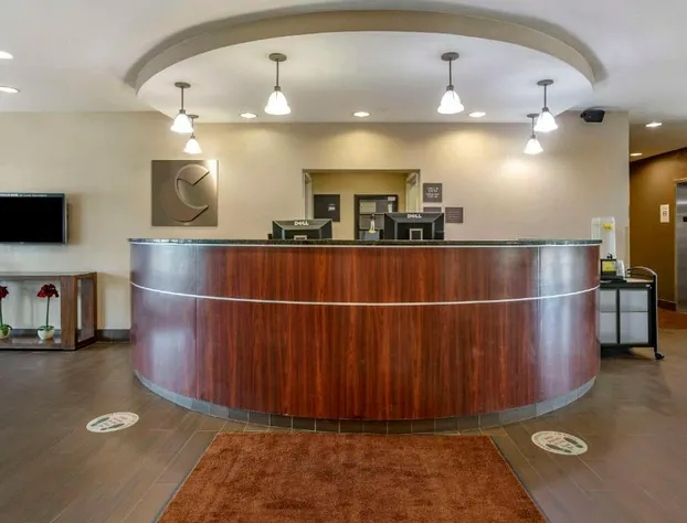 Comfort Suites Coralville I-80 hotel detail image 2