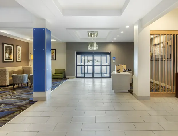 Holiday Inn Express Hotel & Suites Houston-Alvin by IHG hotel detail image 3