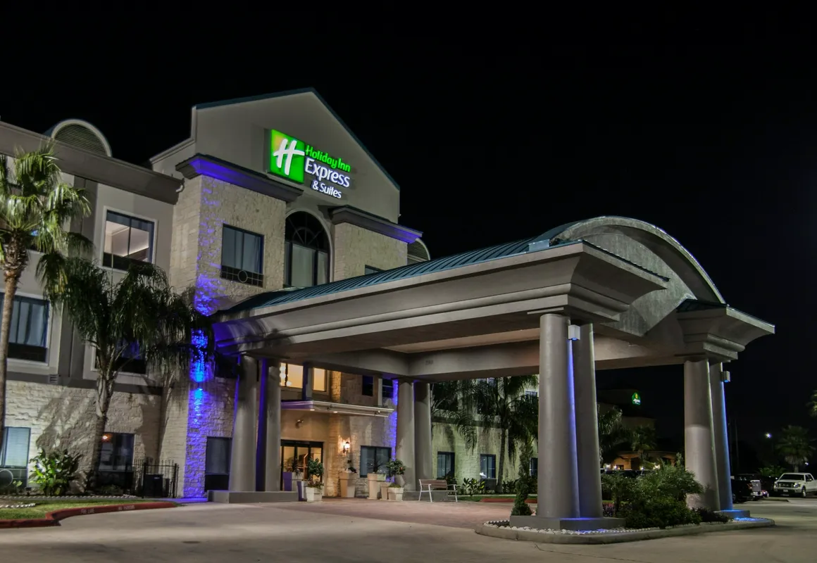 Holiday Inn Express Hotel & Suites Houston-Alvin by IHG hotel hero