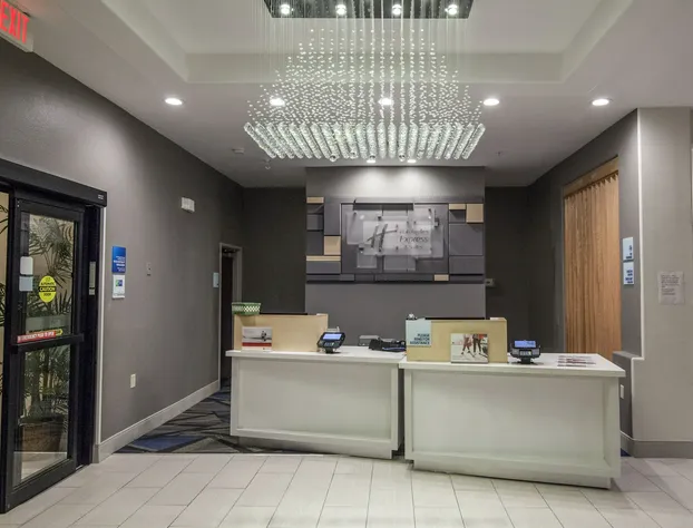 Holiday Inn Express Hotel & Suites Houston-Alvin by IHG hotel detail image 4