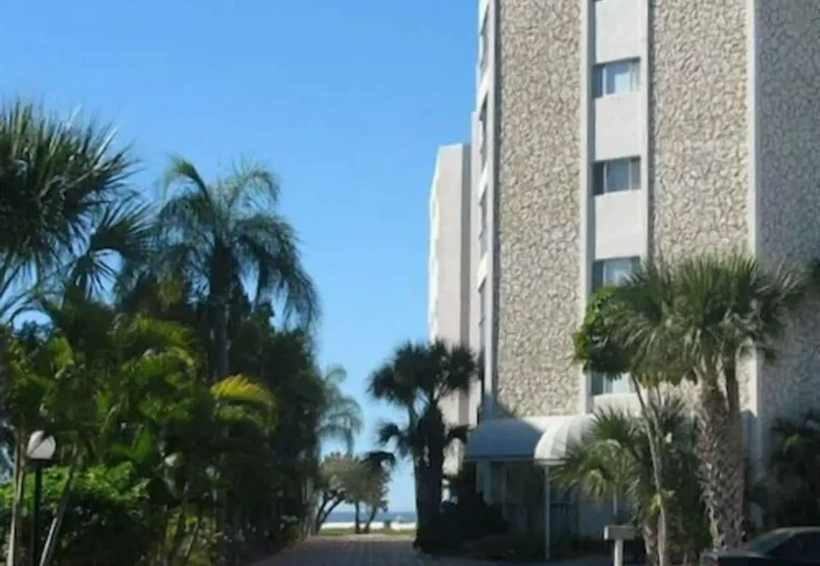 Gulfview Manor Resort hotel hero