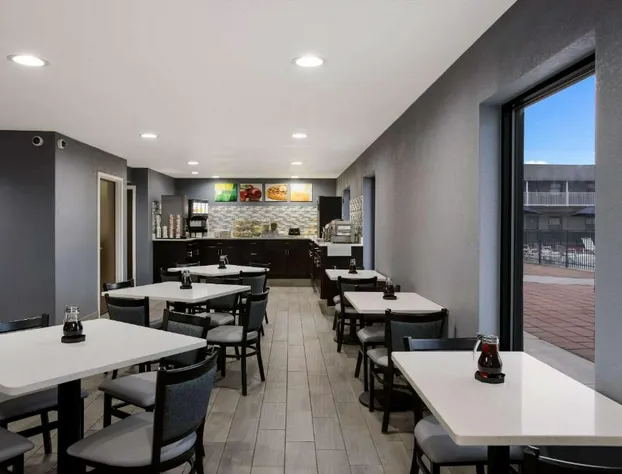 Quality Inn & Suites Big Rapids near University hotel detail image 3