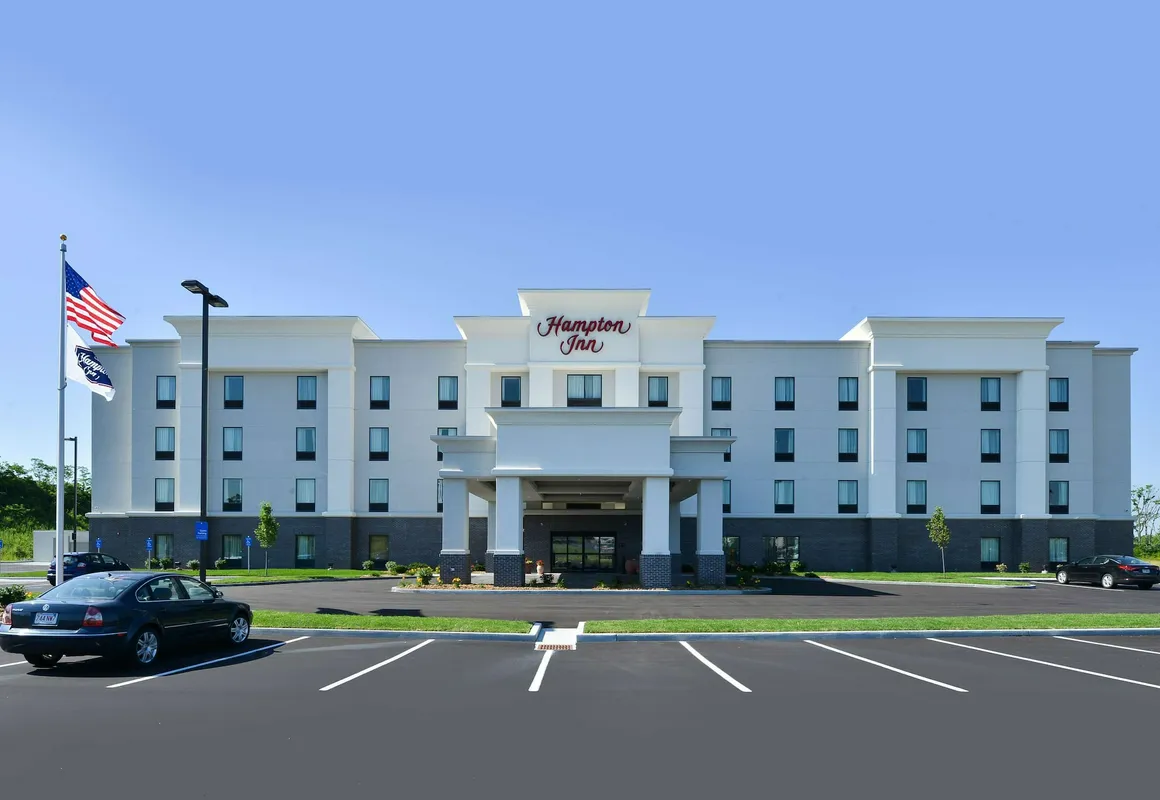 Hampton Inn Middletown hotel hero