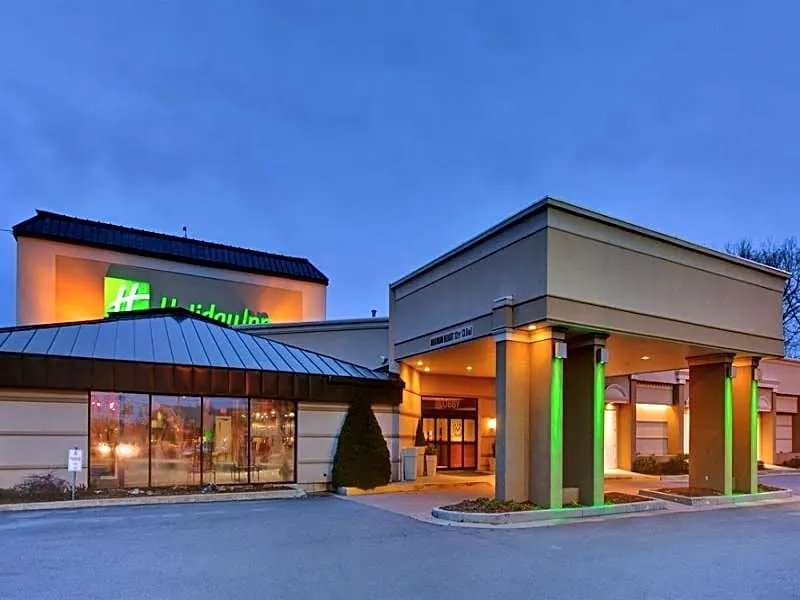 Holiday Inn South Burlington hotel hero