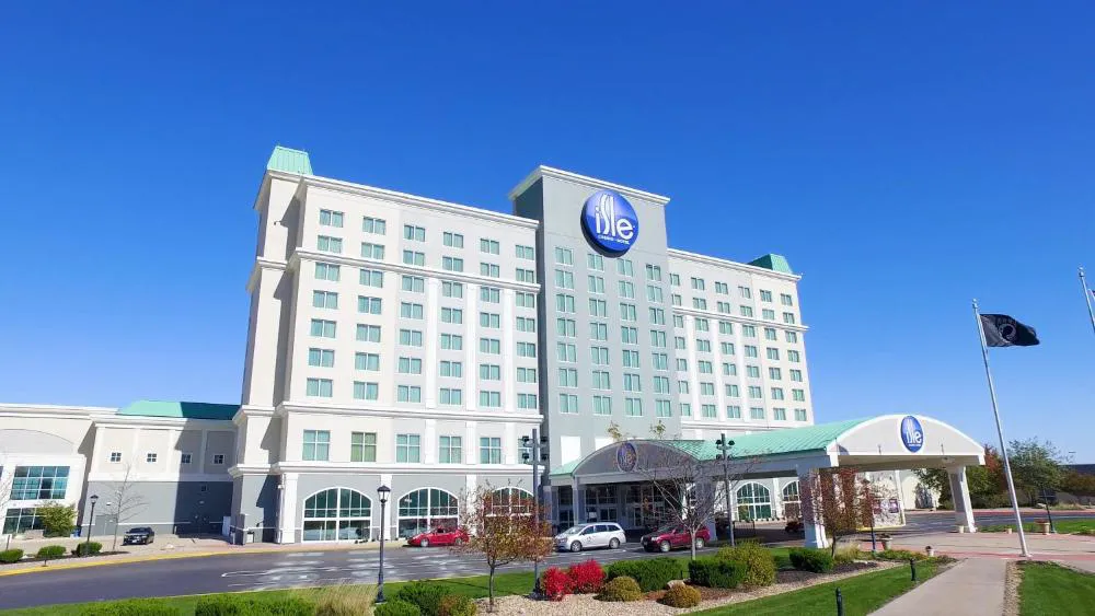 Isle Casino Hotel - Waterloo - A Caesars Rewards Destination hotel hero