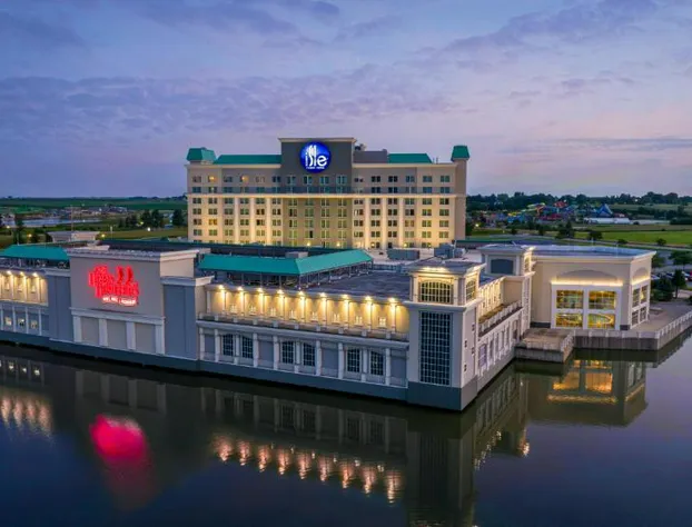 Isle Casino Hotel - Waterloo - A Caesars Rewards Destination hotel detail image 3