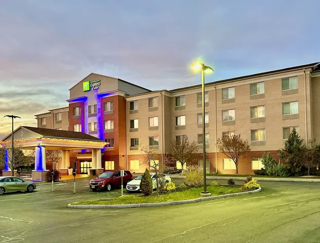 Holiday Inn Express & Suites Dewitt (Syracuse) by IHG hotel detail image 2