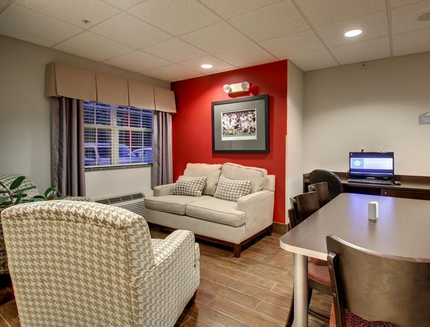Microtel Inn & Suites by Wyndham Tuscaloosa hotel detail image 1