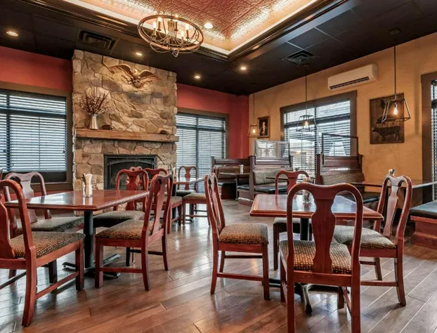 Comfort Suites Downtown Carlisle hotel detail image 4