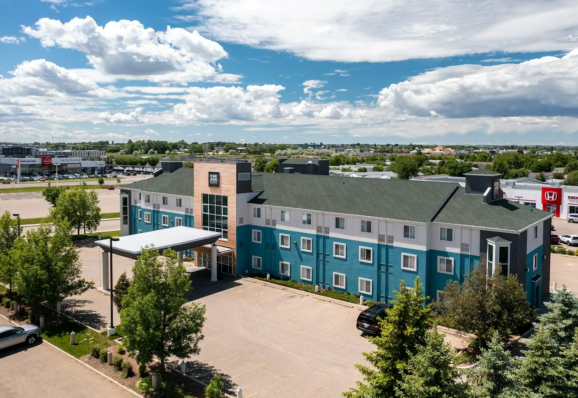 Home Inn Express - Medicine Hat hotel hero