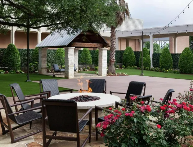 Hilton Waco hotel detail image 1