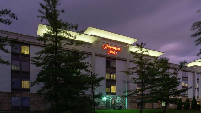 Hampton Inn Bloomington hotel detail image 1