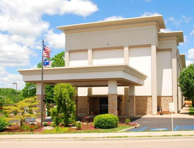 Hampton Inn Bloomington hotel detail image 1