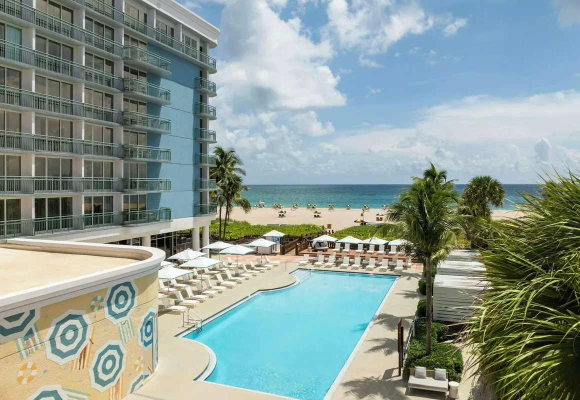 The Singer Oceanfront Resort, Curio Collection by Hilton hotel hero