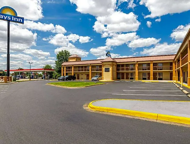 Days Inn by Wyndham Oak Grove/Ft. Campbell hotel detail image 2