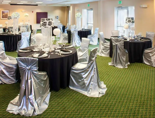 Fairfield Inn and Suites by Marriott Atlanta McDonough hotel detail image 4