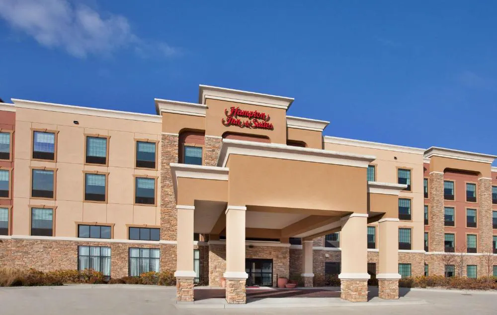 Hampton Inn & Suites St. Cloud, MN hotel hero