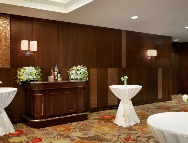 Embassy Suites Los Angeles - Glendale hotel detail image 4