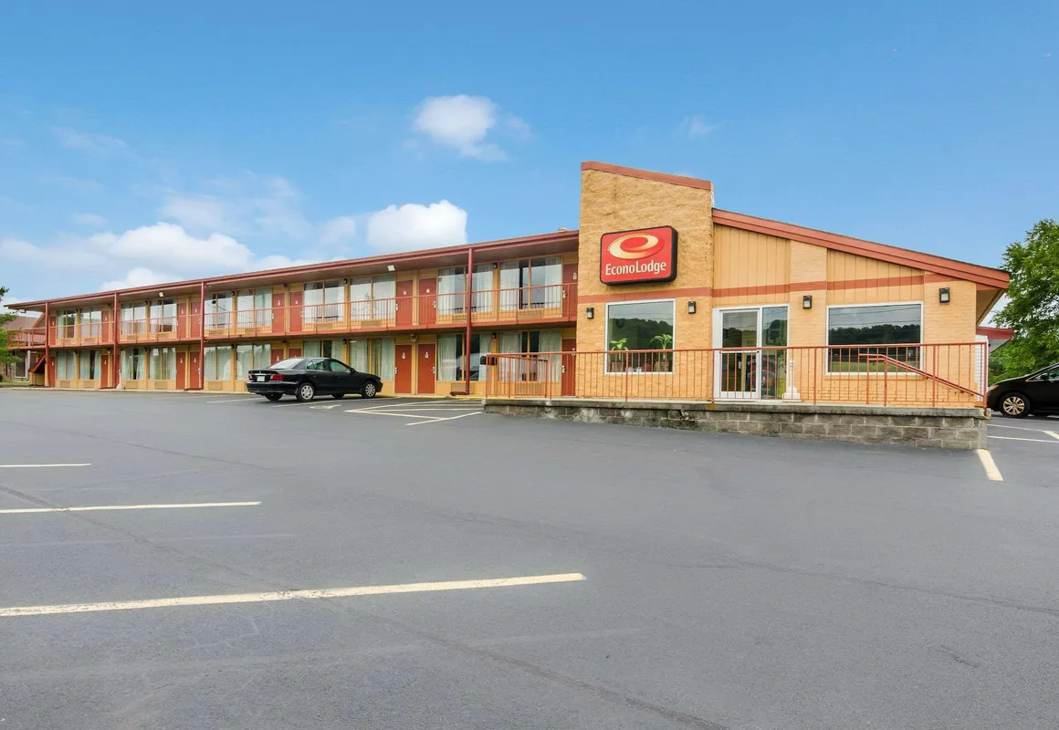 Econo Lodge Marion I-81 hotel hero