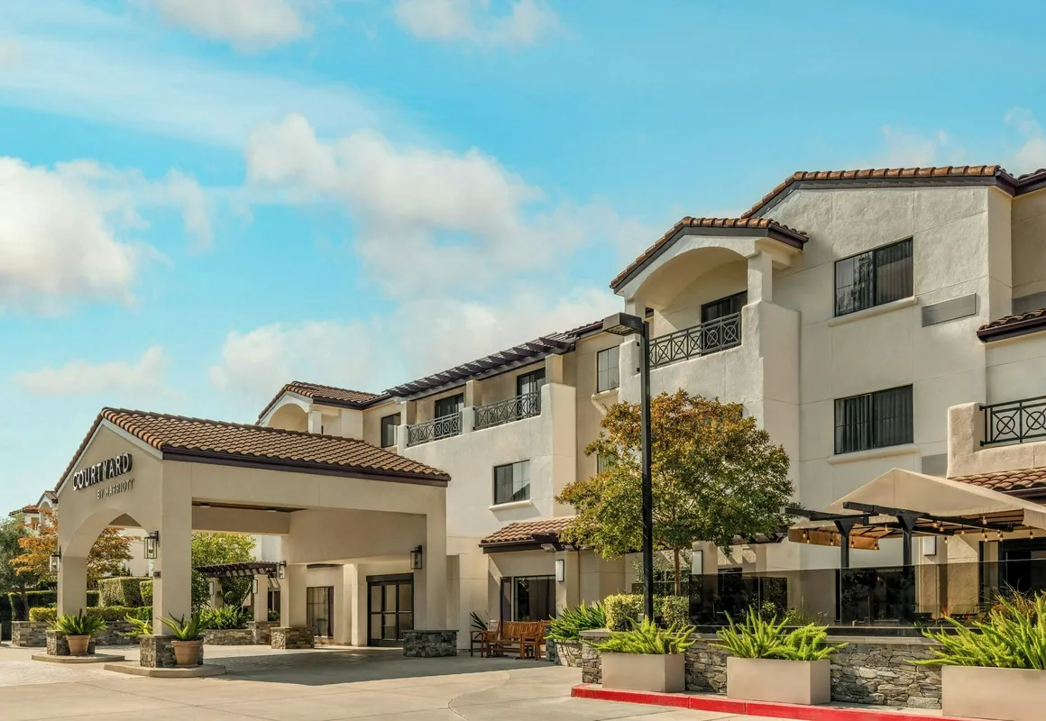 Courtyard Palo Alto Los Altos hotel hero