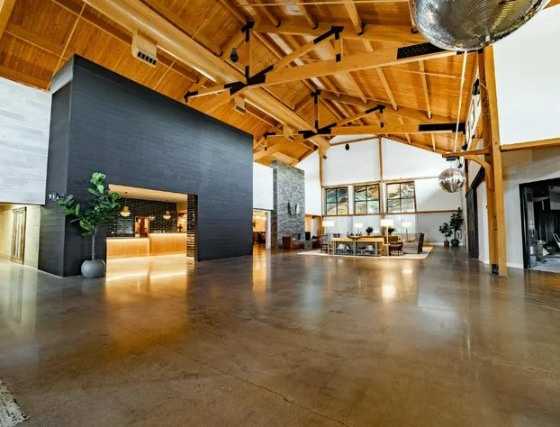 bantr Grand Hotel Wausau - Rothschild hotel detail image 3