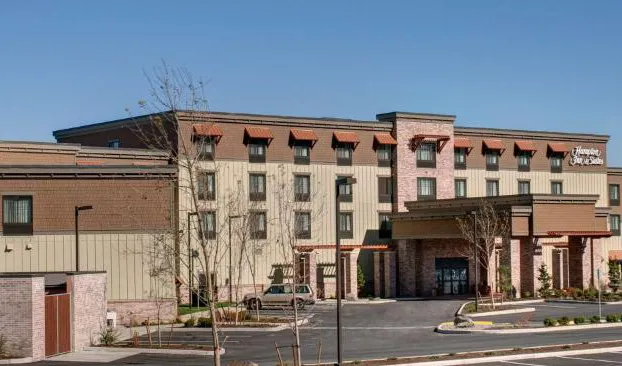 Hampton Inn and Suites Astoria hotel detail image 1