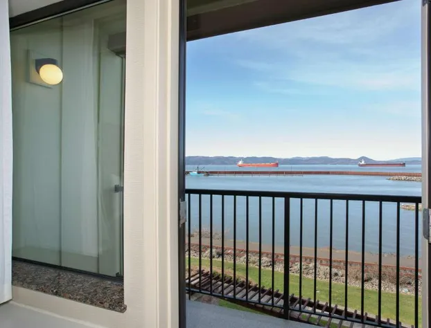 Hampton Inn and Suites Astoria hotel detail image 3