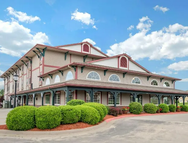 Comfort Inn Warrensburg Station hotel detail image 1